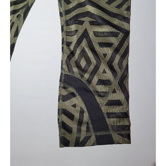 Lululemon Crop Pants Size 6 - Picture 3 of 5